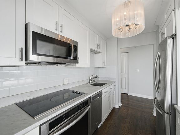 5th image of 10 E Ontario St APT 4506