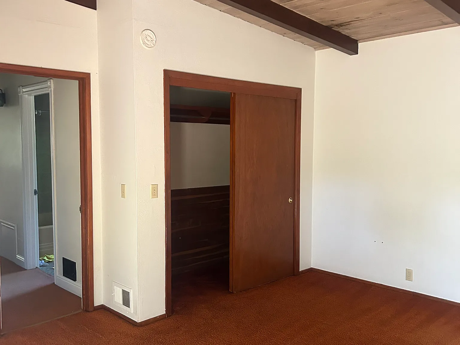 3 bed, 1200 sqft, $2,500 — Photo 2