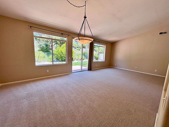 3rd image of 3270 Avenida Magoria