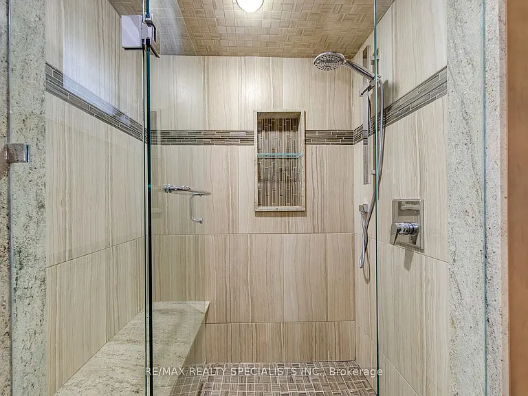 1499 Ravensmoor Cres — Photo 41