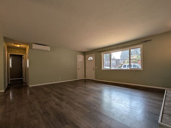 5th image of 35 W 30th Ave
