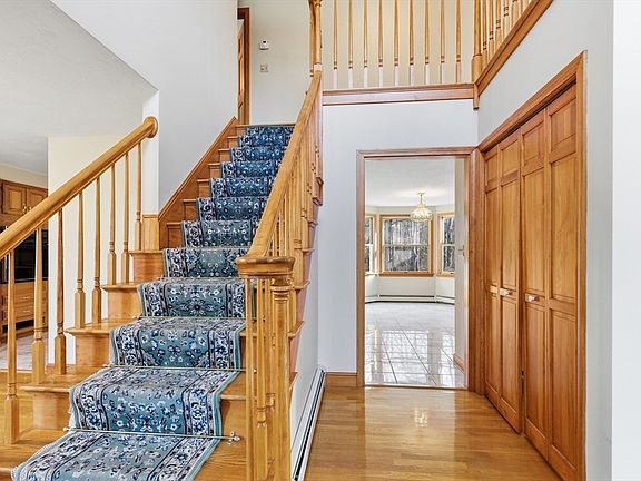 5th image of 189 Sheri Ln