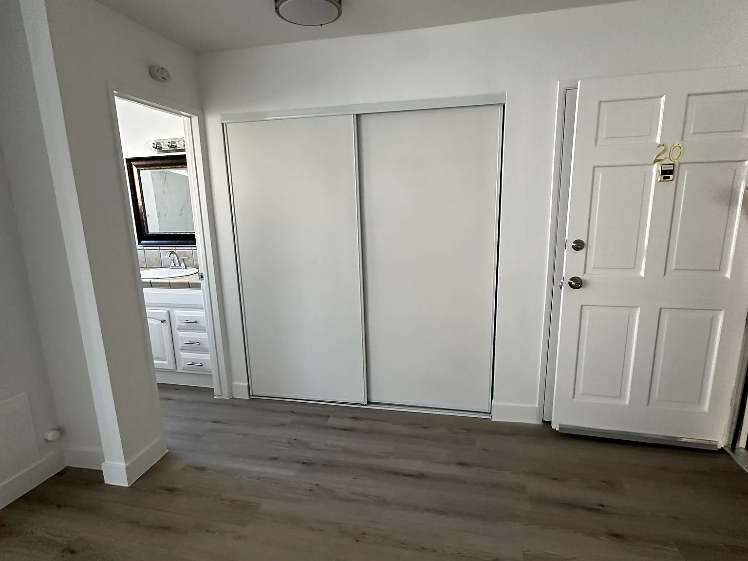 Studio, 436 sqft, $1,595 — Photo 2
