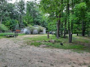 403 Silverhill Dr, Houghton Lake, MI 48629
