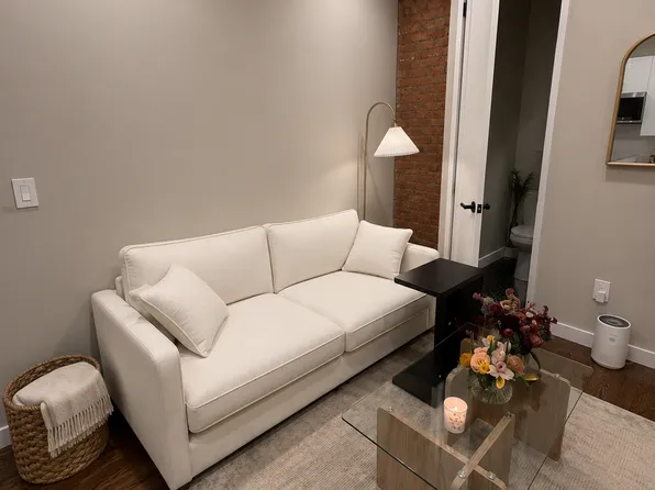 140 East 17th Street image 1 of 7