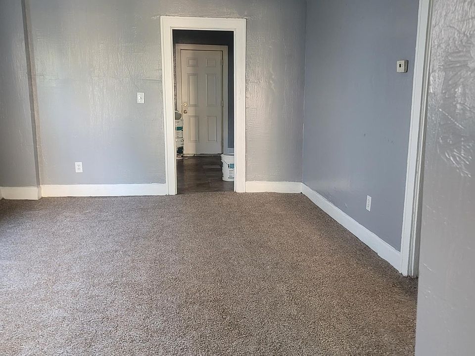 2nd image of 3144 W 104th St