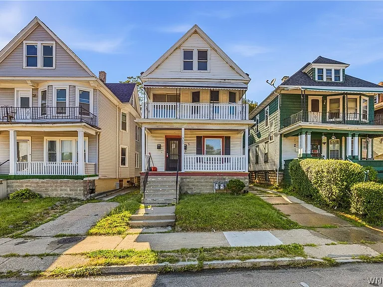 563 Humboldt Pkwy #UPPER — Photo 1