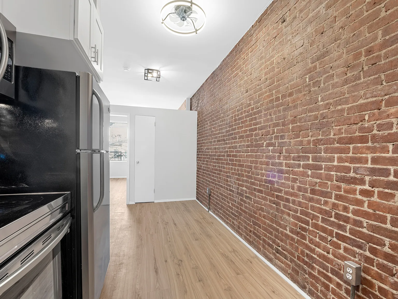 308 Madison St — Photo 4