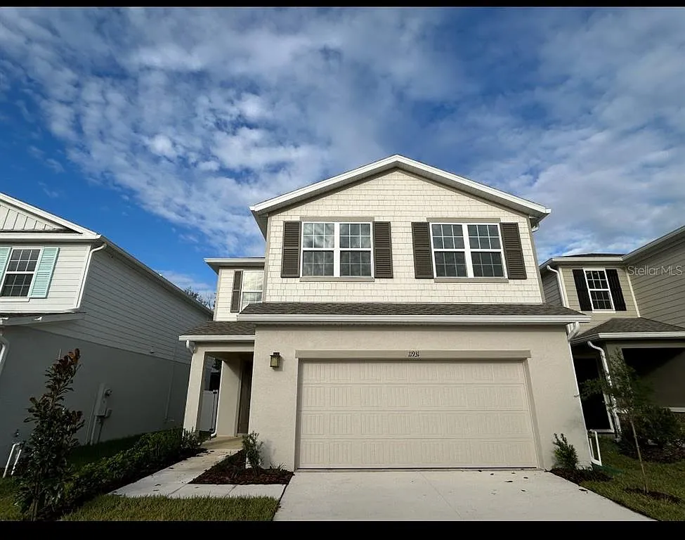 4 bed, 2.5 bath, 2046 sqft, $2,600 — Photo 1