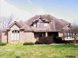 535 S 166th St, Omaha, NE 68118