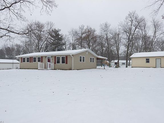 3rd image of 3798 Harold Dr