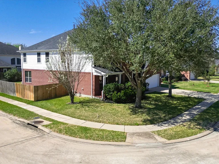 13202 Indigo Creek Ln — Photo 45