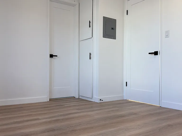 1027 Euclid St — Photo 6