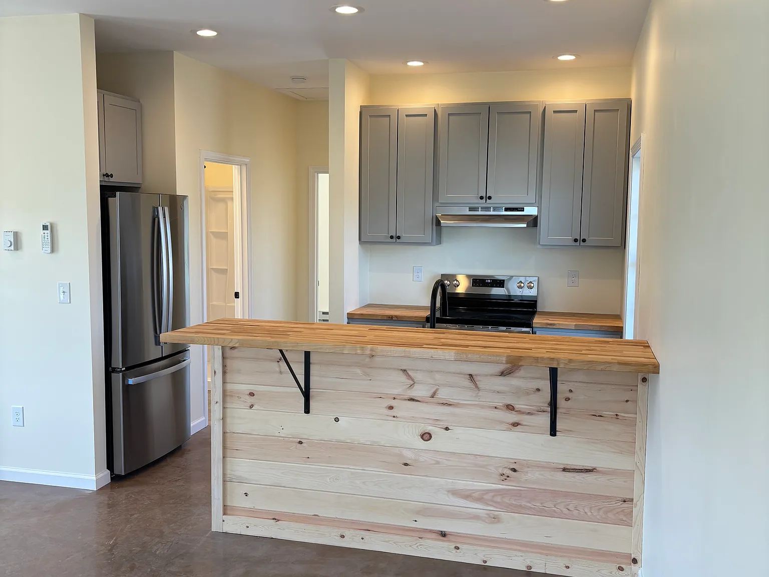 2 bed, $1,800 — Photo 2