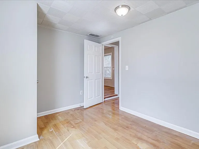 6046 Hugo Dr — Photo 26
