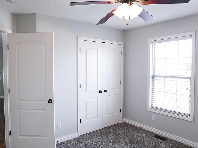 2604 W Garton Rd — Photo 16