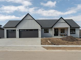 4201 Cassidy Ridge Dr NE, Rochester, MN 55906