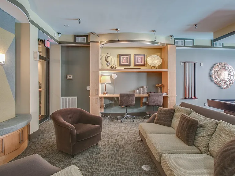 3000 Vanderbilt Pl #445 — Photo 4