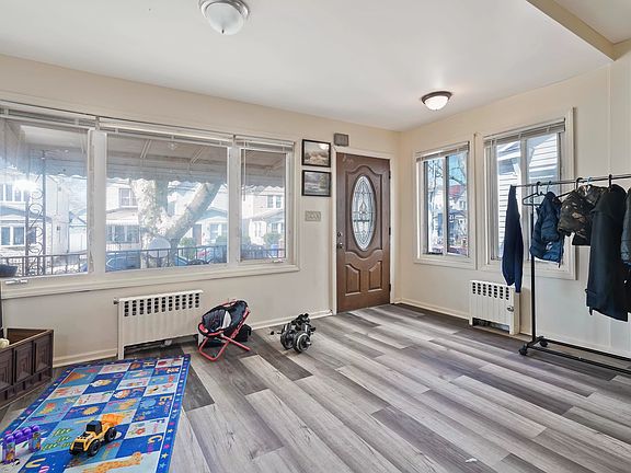 4th image of 11435 139th St