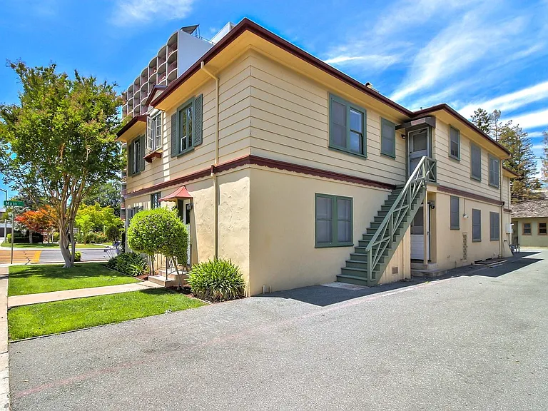 855 Main St #6 — Photo 5