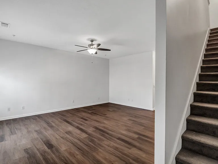 324 Laurel Oak Ln — Photo 22