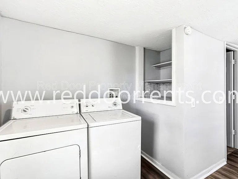 736 E Morris St — Photo 18
