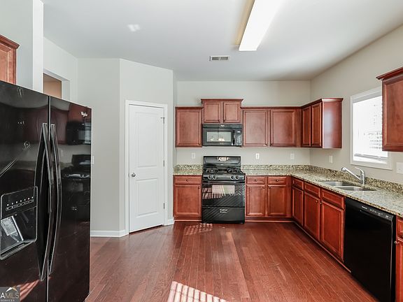 3rd image of 4217 Pearhaven Ln