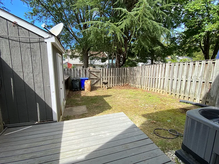 15618 Emery Ct — Photo 22