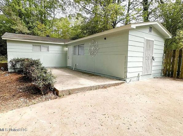 jackson-mississippi-2053015318 picture