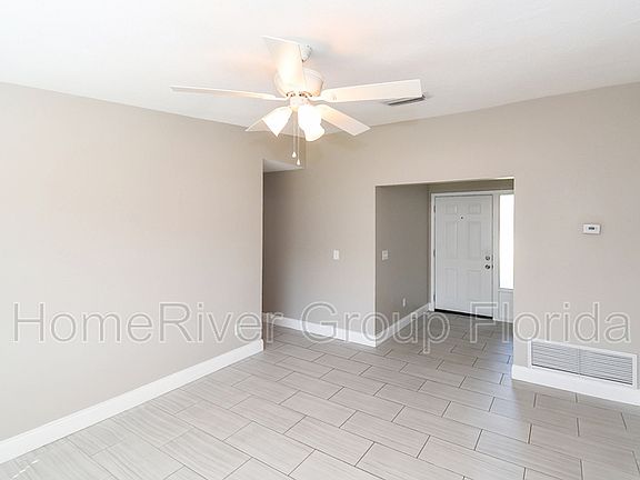 5th image of 171 Spicewood Cir E