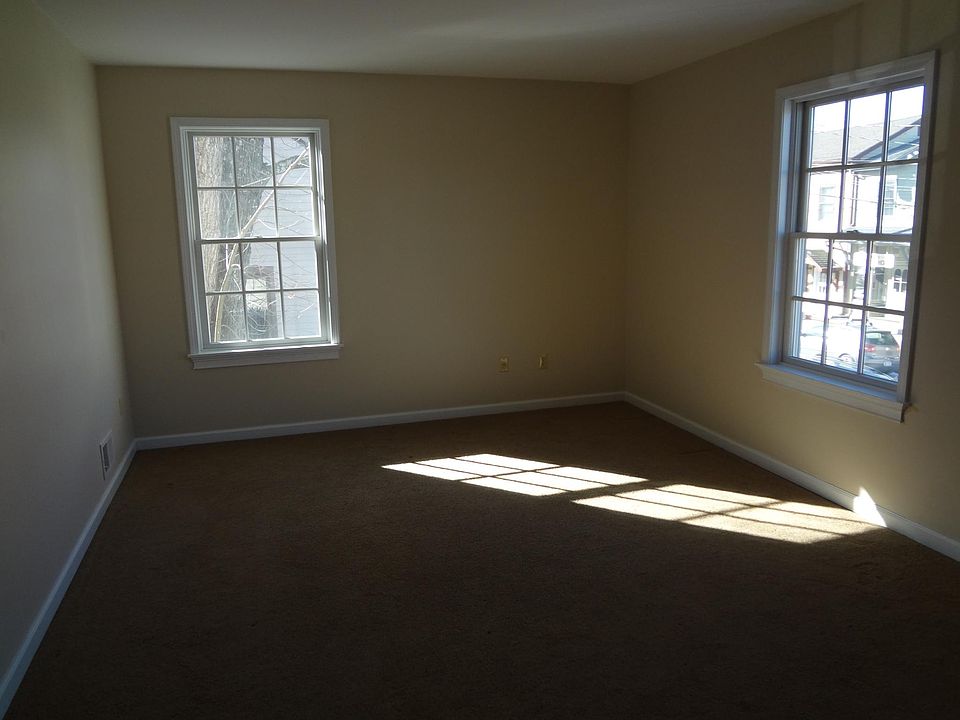 1st image of 105 Ward St Floor 2
