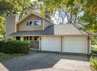 5302 32nd Ave, Moline, IL 61265