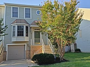 721 Herndon Woods Ct, Herndon, VA 20170