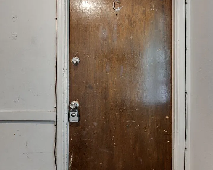 6026 Nw Expy #C — Photo 3