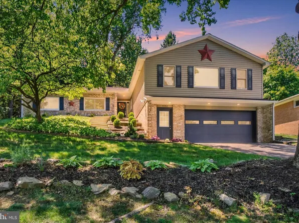 1542 Bonbar Rd, York, PA 17403