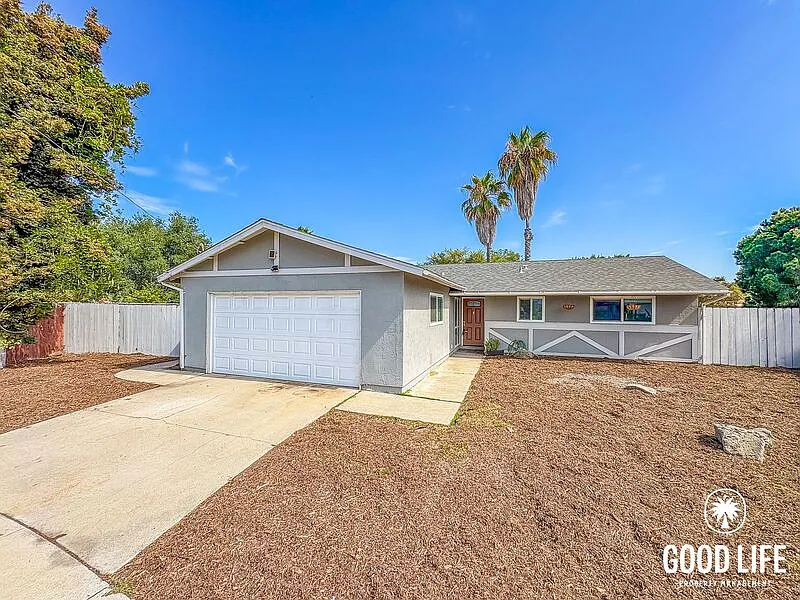 552 Luna Dr