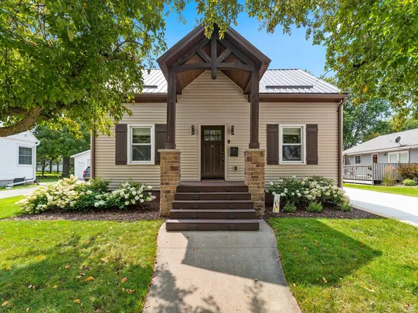 532 Robbins St, Seymour, WI 54165