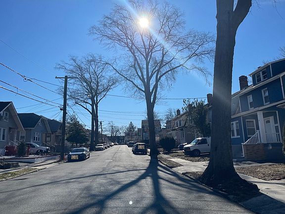 3rd image of 40 Laventhal Ave