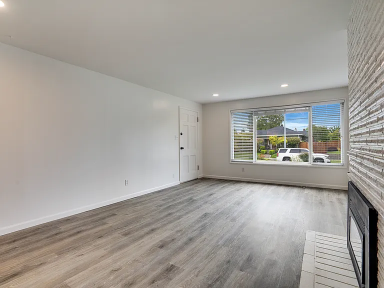 1416 N Cedar St — Photo 9