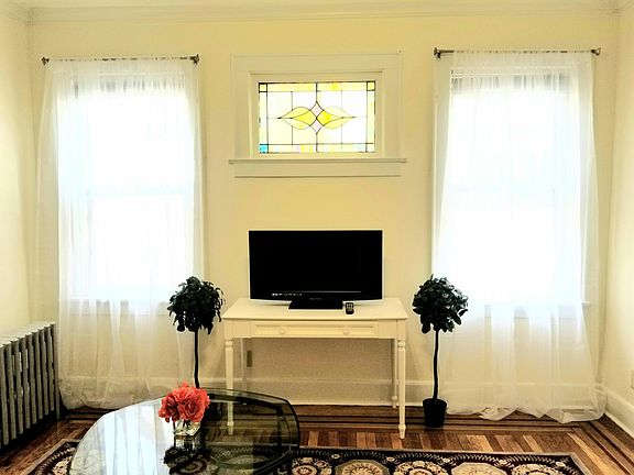 3rd image of 921 Sheridan Ave Floor 2