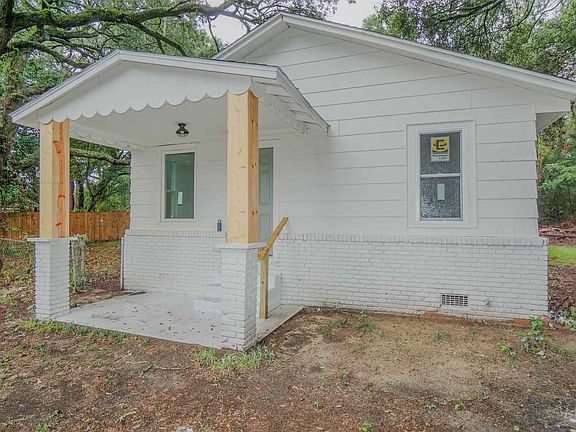 2nd image of 881 Petunia Ave