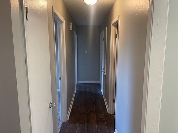 3rd image of 4718 Benard Dr