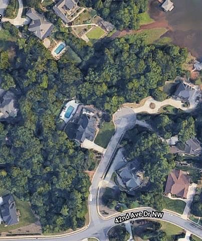 1st image of 139 41st Ave NW #302