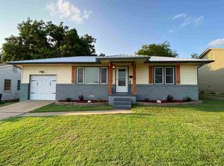 1438 E Cherry St, Cushing, OK 74023