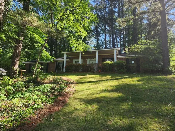 5572 Button Gwinnett Pl, Norcross, GA 30093