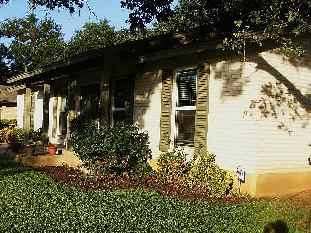 1st image of 2718 Buffalo Dr