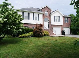 2717 Churchill Dr, Cookeville, TN 38506