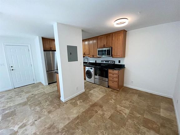 5th image of 110 N Lakeside Dr APT 4