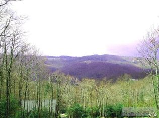 221 Oak Rd, Banner Elk, NC 28604