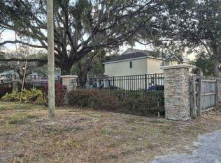 225 S Valrico Rd, Valrico, FL 33594